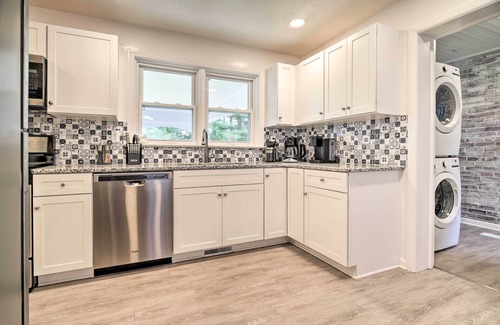 York Casa | Pet-Friendly York Home w/ Patio & Yard