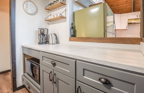 Glencoe Cabina | Petal Pines A-Frame w/ Heat & AC