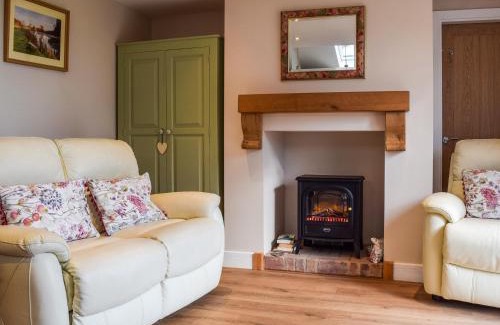 Swadlincote Casa | Petals Cottage
