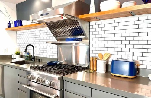 Petaluma Apartamento | Petaluma Warehouse Loft Collection Unit E