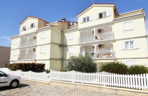 Mali Maj Apartamento | Peteh