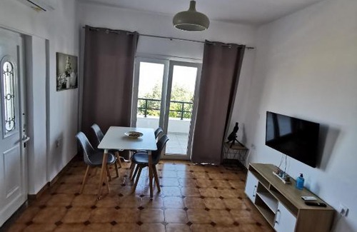Makry Gialos Apartamento | Peter & Paul Seaview House Private Parking, A/C