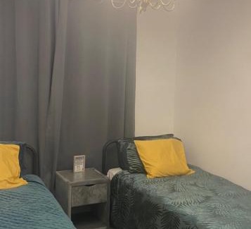 Peterborough Apartamento | Peterborough Brand New City Center Apartment 2 Bedroom 2 bath apartment free parking contractors welcome