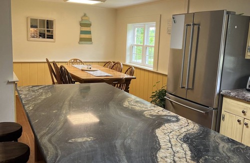 Laurens Casa | Peterson Place - Large updated farmhouse, pool, fire pit, close to Oneonta