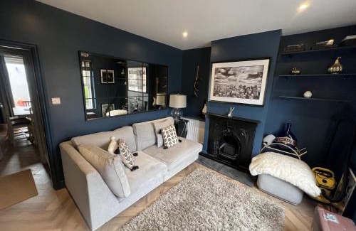 Guildford Casa | PetFriendly- Sleeps 6- PrivateGarden- FreeParking