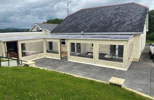 County Cavan Casa | PetFriendly- Sleeps15- LargeGarden- Lake District