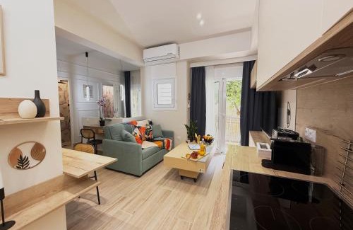 Neos Kosmos Apartamento | Petit and Peaceful Retreat