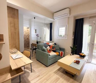 Neos Kosmos Apartamento | Petit and Peaceful Retreat