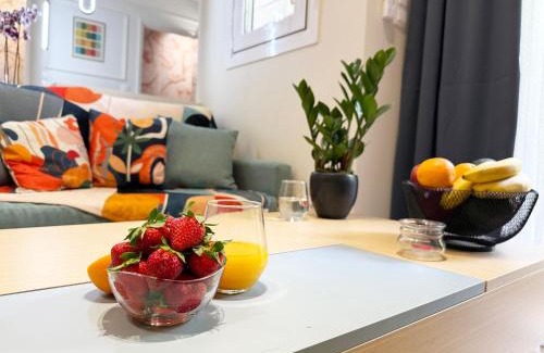 Neos Kosmos Apartamento | Petit and Peaceful Retreat