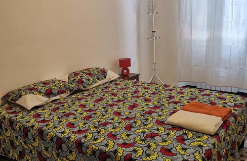 Carpentras Apartamento | Petit appart entier au cœur des REMPARTS - Netfix et connection fibre gratuits