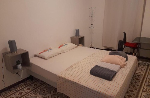 Carpentras Apartamento | Petit appart entier au cœur des REMPARTS - Netfix et connection fibre gratuits