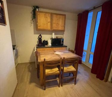 Mont-de-Lans Apartamento | Petit appartement Labellisé Les 2 Alpes résidence Arc en Ciel télésiège Petite Aiguille