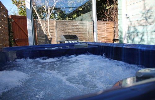 Le Beausset Casa | Petit chalet climatisé avec jacuzzi privé