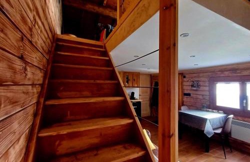 Marignier Chalet De Esquí | Petit chalet en bois avec mezzanine en montagne