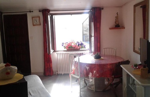 Aumont-Aubrac Apartamento | Petit gîte de la Fontaine