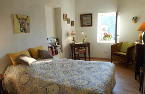 Roquemaure Cama Y Desayuno | Petit Grenier Douillet De Cathie