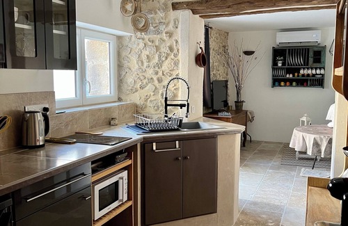 Merindol Otro | "Petit Mas", in the heart of Mérindol, a typical Provencal village at the foot of the Luberon mountains