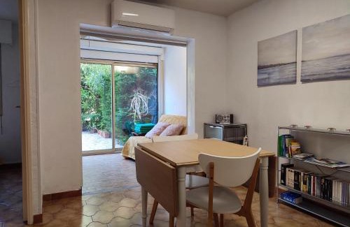 Saint-Mandrier-sur-Mer Apartamento | Petit paradis avec jardin et clim T2