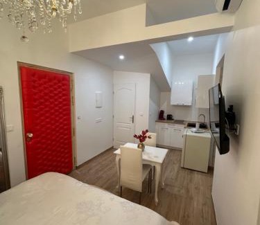 Centre Historique Apartamento | Petit studio presbytère dans L'Église