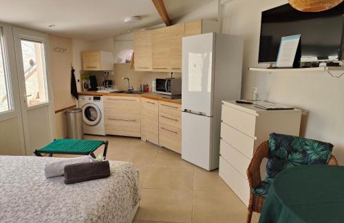 Saint-Mandrier-sur-Mer Apartamento | Petite étoile de Mer - Studio hyper équipé à 150m d'une plage de sable fin grande terrasse presqu'île de charme