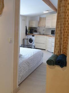 Saint-Mandrier-sur-Mer Apartamento | Petite étoile de Mer - Studio hyper équipé à 150m d'une plage de sable fin grande terrasse presqu'île de charme
