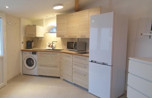 Saint-Mandrier-sur-Mer Apartamento | Petite étoile de Mer - Studio hyper équipé à 150m d'une plage de sable fin grande terrasse presqu'île de charme