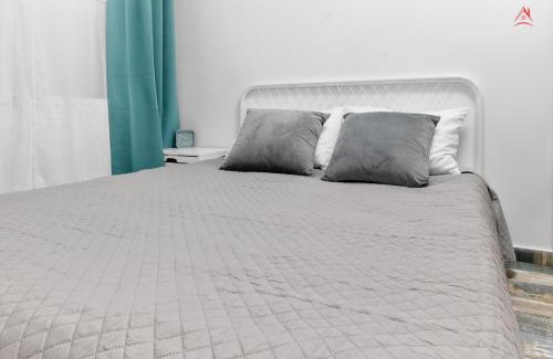 Chiajna Apartamento | Petite Blue Apartment