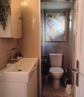 Bernay Casa | Petite chambre avec 2 lits dans maison d'artiste centre ville