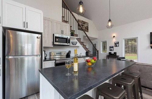 Baie-St-Paul Chalet De Esquí | Petite Charlevoix 1 - Tranquil Retreat with Spa