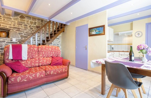 Mahalon Casa | Pequeña casa 'Glycine, Kerantum' con jardín compartido y Wi-Fi