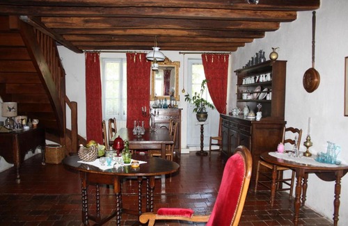 Charost Cama Y Desayuno | petite maison berrichonne