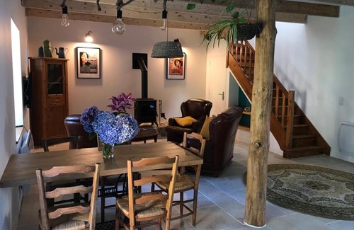 Yvias Casa | Petite maison chaleureuse
