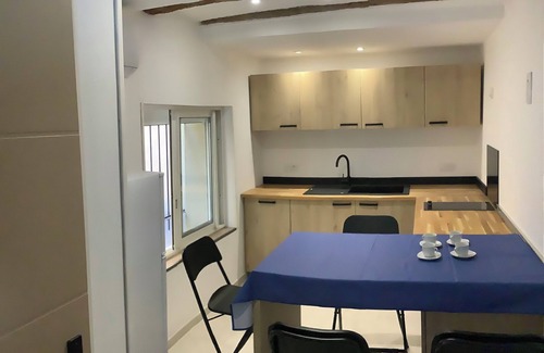 Meze Casa | Petite Maison de Pêcheur à Mèze- Entièrement Climatisée- Petits Chiens Acceptés