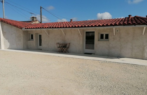 Saint-Cybardeaux Casa | Petite Maison Aménagée Dans une Ancienne Ferme