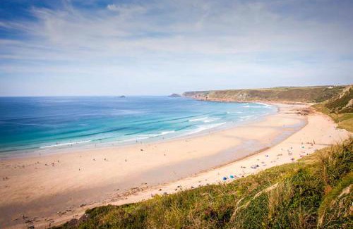 Sennen Cove Casa | Petra, Cornish Cottage With lovely Garden, Wow Sea Views, By the Beach