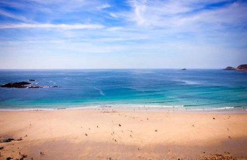 Sennen Cove Casa | Petra, Cornish Cottage With lovely Garden, Wow Sea Views, By the Beach