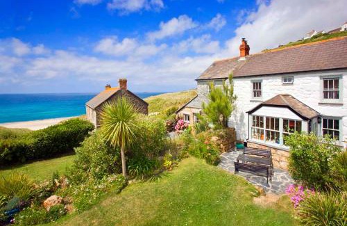 Sennen Cove Casa | Petra, Cornish Cottage With lovely Garden, Wow Sea Views, By the Beach