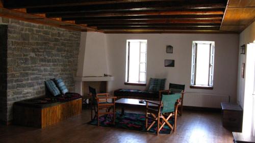 Fragades Casa | Petrino Spiti