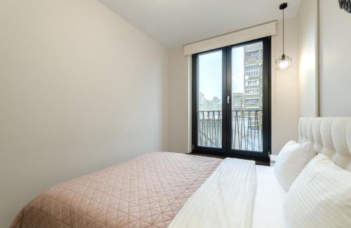Kyiv Apartamento | Petrovdom Apartments 6-52 in RC New York Concept House, Antonovycha 74