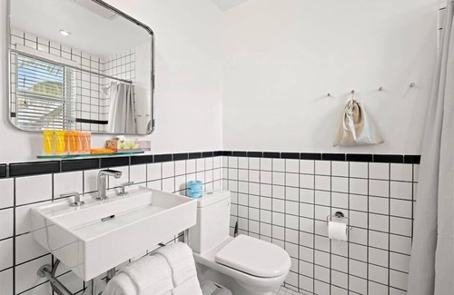 West Avenue Hotel | Pets Are Welcome! South Beach Studio nr Dog Park at Flamingo Park