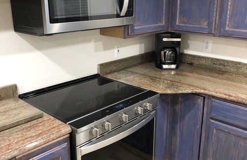 Milton Casa | Pets Friendly, Waterfront, Large backyard, Bonfire with grill, outside shower