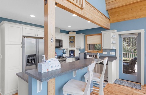 Ocean Park Casa | Pets OK, 150 yds to beach, modern, luxury (Journey)