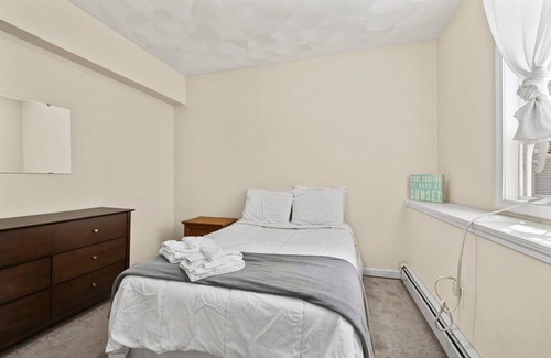 Saunderstown Casa | Pettaquamscutt Lake - 5 Bed, 2 Full Bath, Spacious and Ready to Rent!