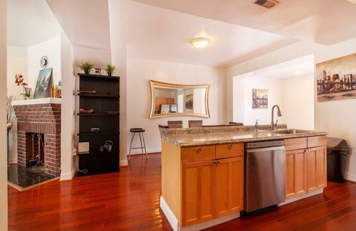 Petworth Casa | Illinois Avenue Suites - 3 habitaciones 2. 5 baños Escapada - ¡Tu hogar lejos de casa!