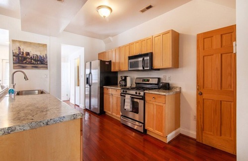 Petworth Casa | Illinois Avenue Suites - 3 habitaciones 2. 5 baños Escapada - ¡Tu hogar lejos de casa!