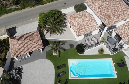 Tourbes Villa | POOL CONTEMPORÁNEO entre mar y montaña CERCA PEZENAS