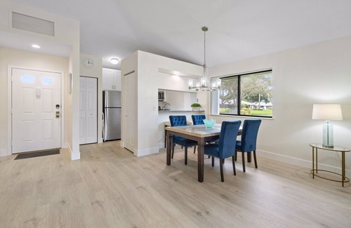 Palm Beach Gardens Cabaña | PGA National, recientemente renovada, luminosa y espaciosa casa