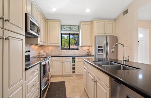 Palm Beach Gardens Cabaña | PGA National Club Cottage Palm Beach Gardens, Florida