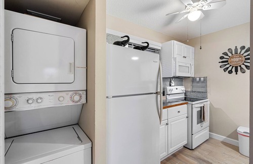 Palm Beach Gardens Cabaña | PGA National Lakeview Cottage