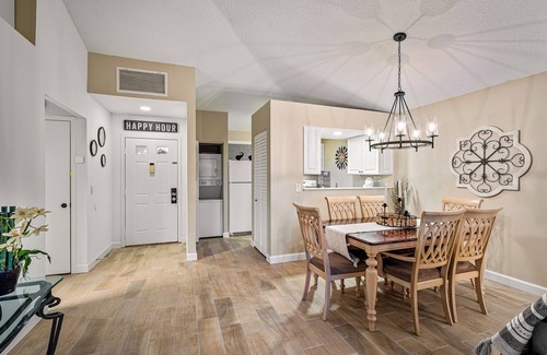 Palm Beach Gardens Cabaña | PGA National Lakeview Cottage